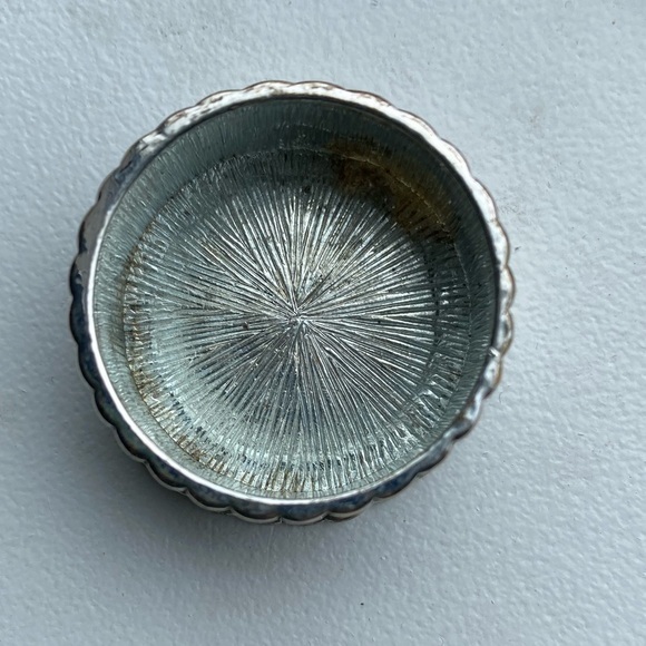 Tiny treasure box, silver round box with angel on top.‎ Size of a silver dollar. - Picture 4 of 4